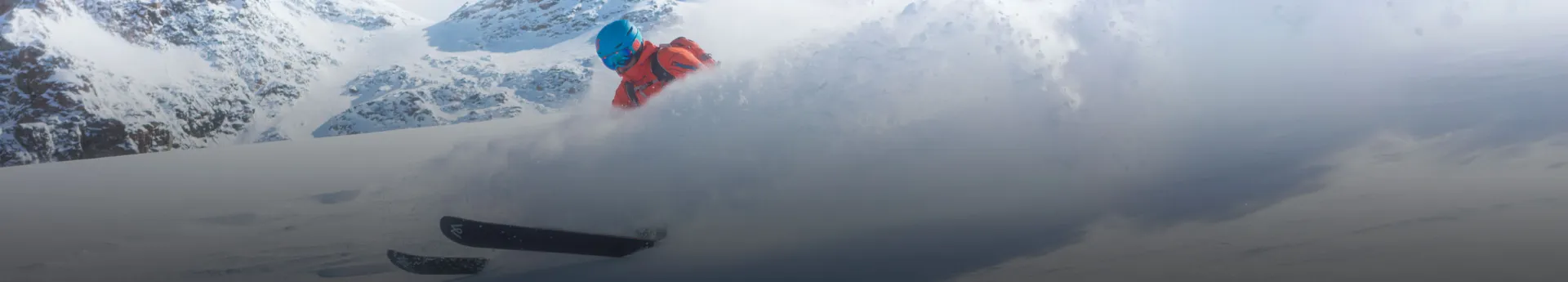 Pour que le ski hors-piste reste un plaisir en toute s&eacute;curit&eacute;, nous organisons sur demande des demi-journ&eacute;es et journ&eacute;es de ski hors-piste sur Cauterets, La Mongie &laquo; Pic du Midi &raquo;, Bar&egrave;ges et d&rsquo;autres descentes selon les conditions d&rsquo;enneigement.